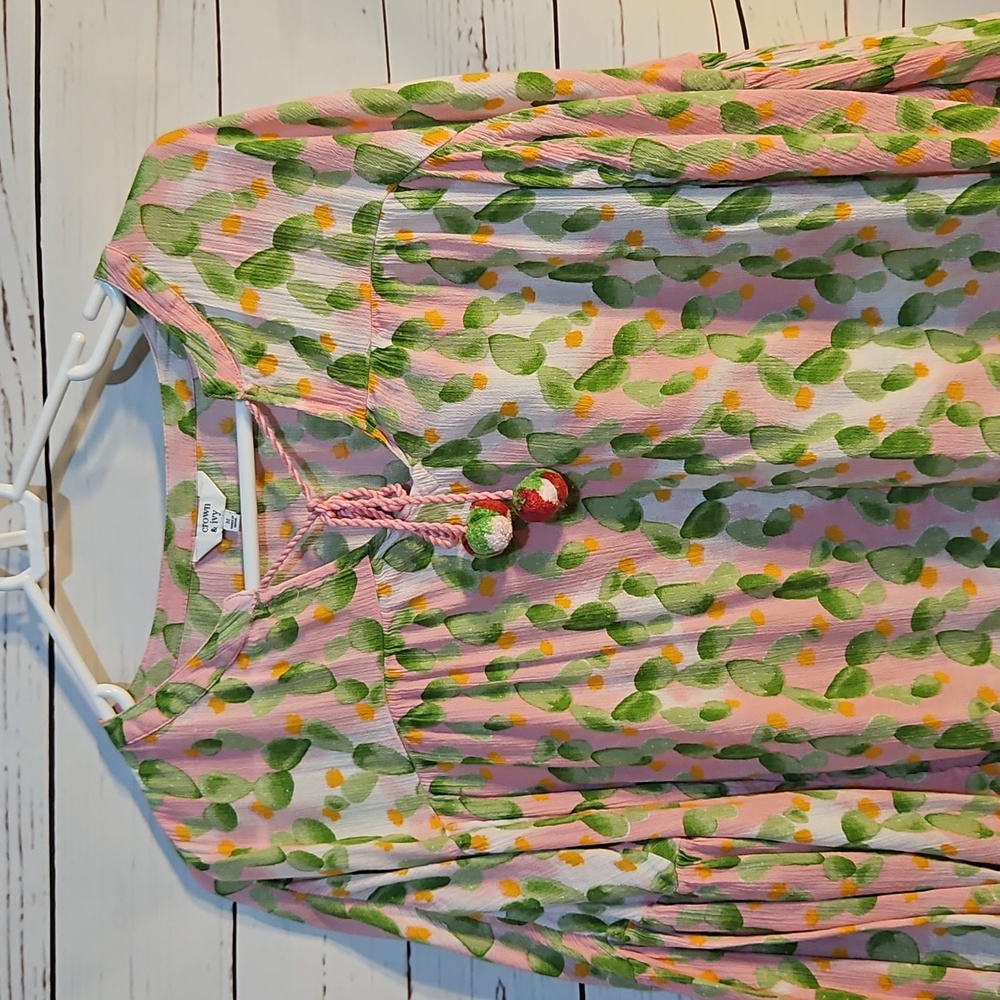 crown & ivy Pink and Green Leaf‎ Print Blouse  Size Medium - Picture 2 of 8